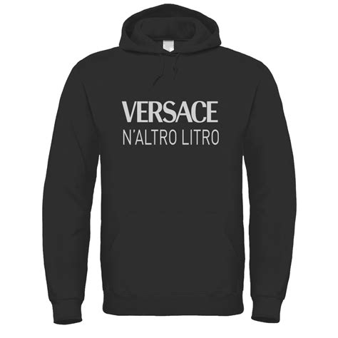 felpa versace n altro litro|Scopri la nuova collezione di felpe Versace uomo su FARFETCH.